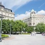 Danube Near Cozy Apartment