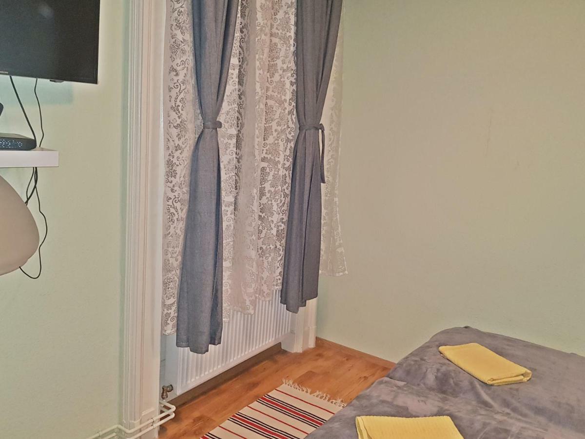 Apartment Danube Near Cozy